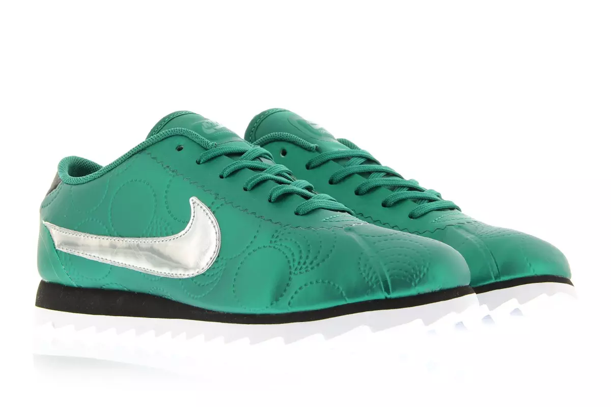 Nike WMNS Look of the City Quickstrike pakki