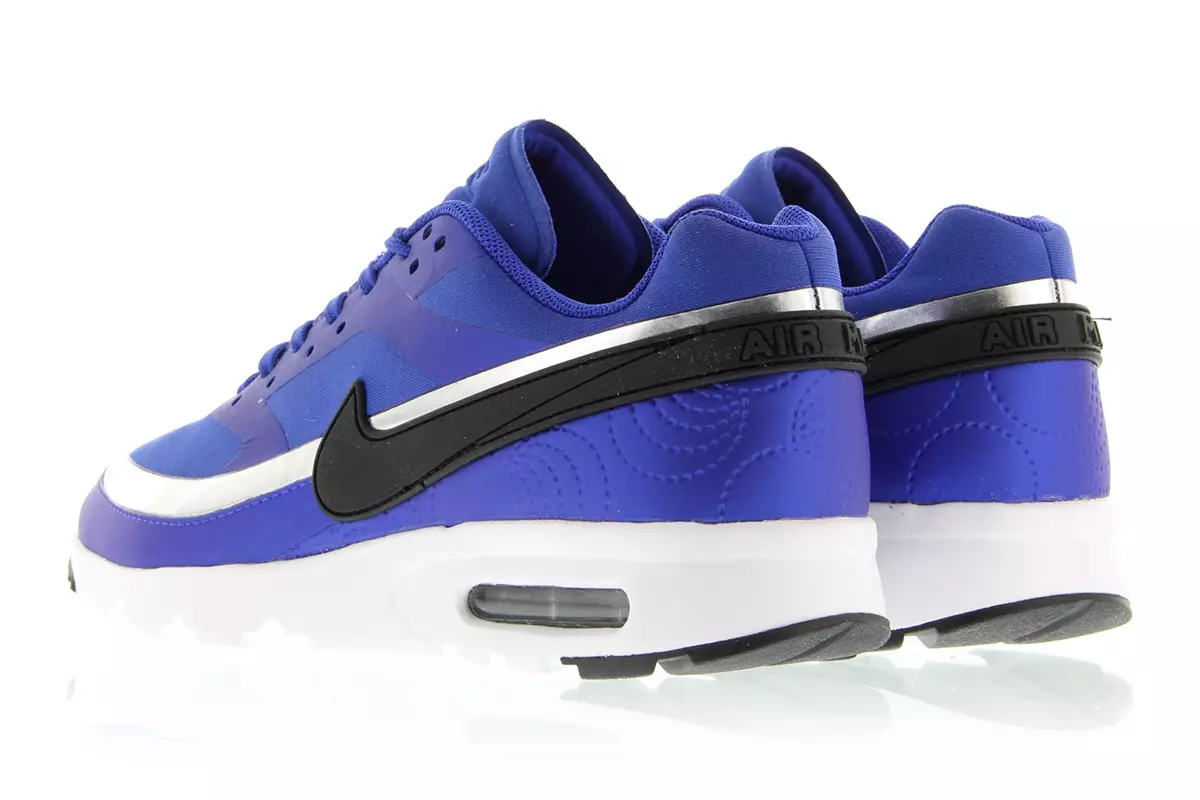 Nike WMNS City Quickstrike komplekta izskats