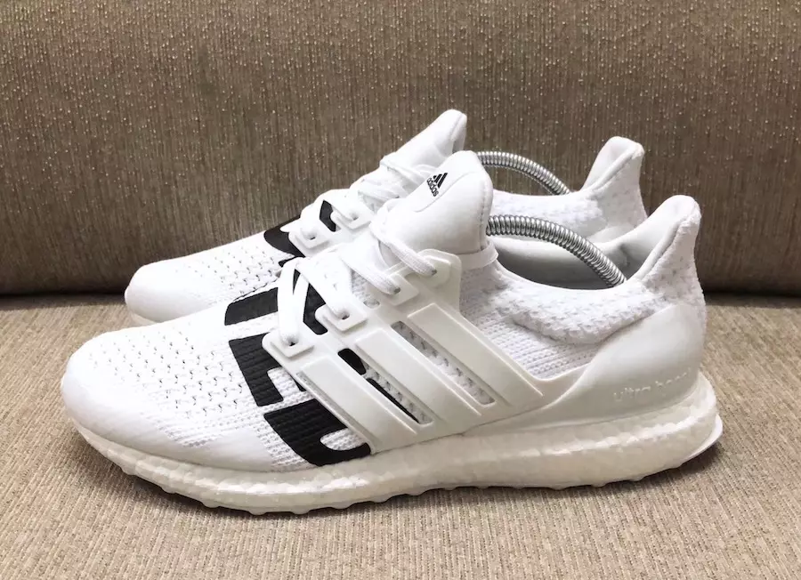 adidas Ultra Boost White imbattuta