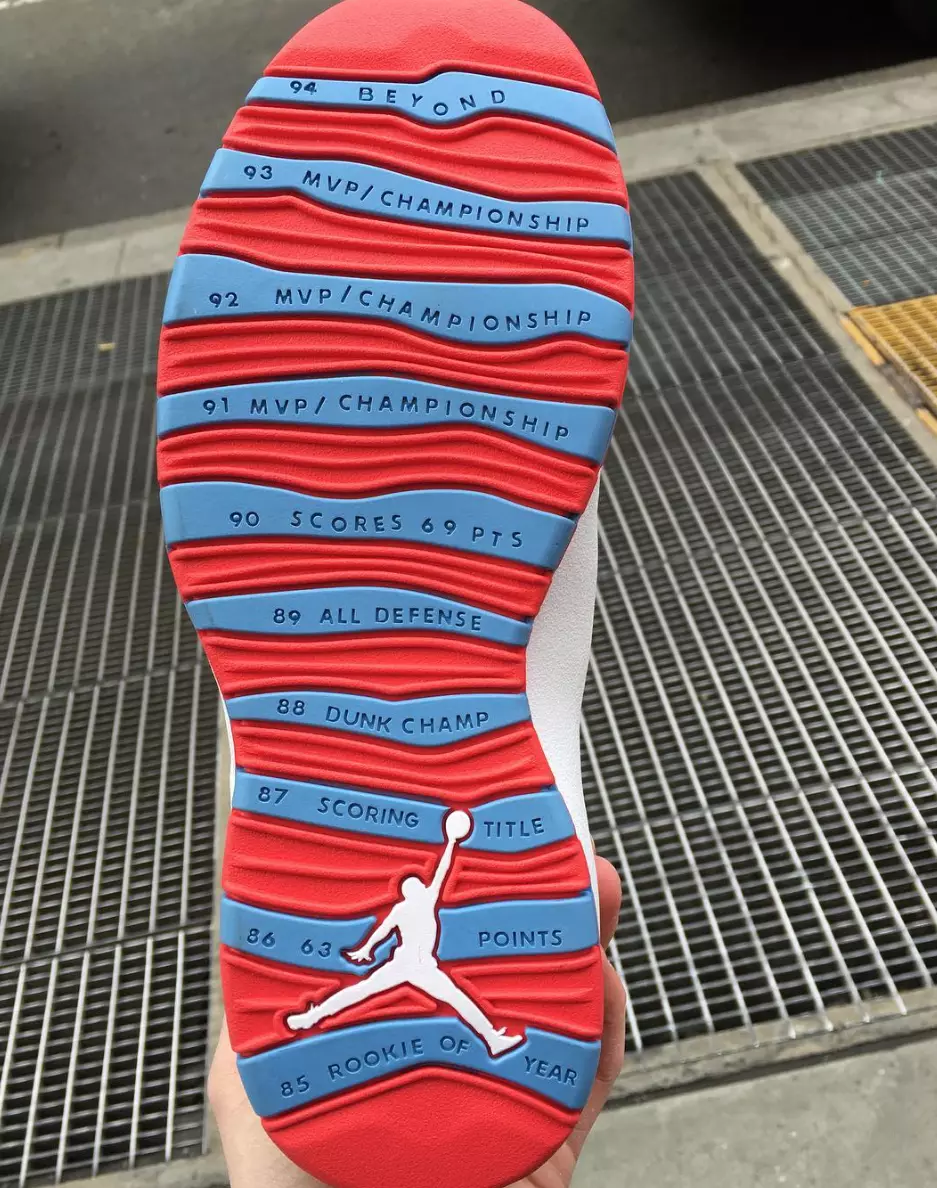 Paquete de ciudad retro Air Jordan 10 con bandera de Chicago