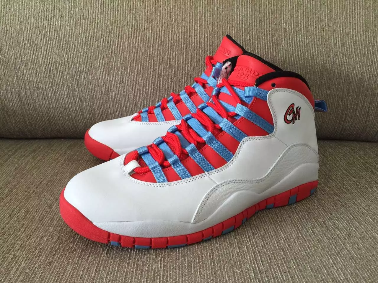 Air Jordan 10 Retro 2016 City Pack mit Chicago-Flagge