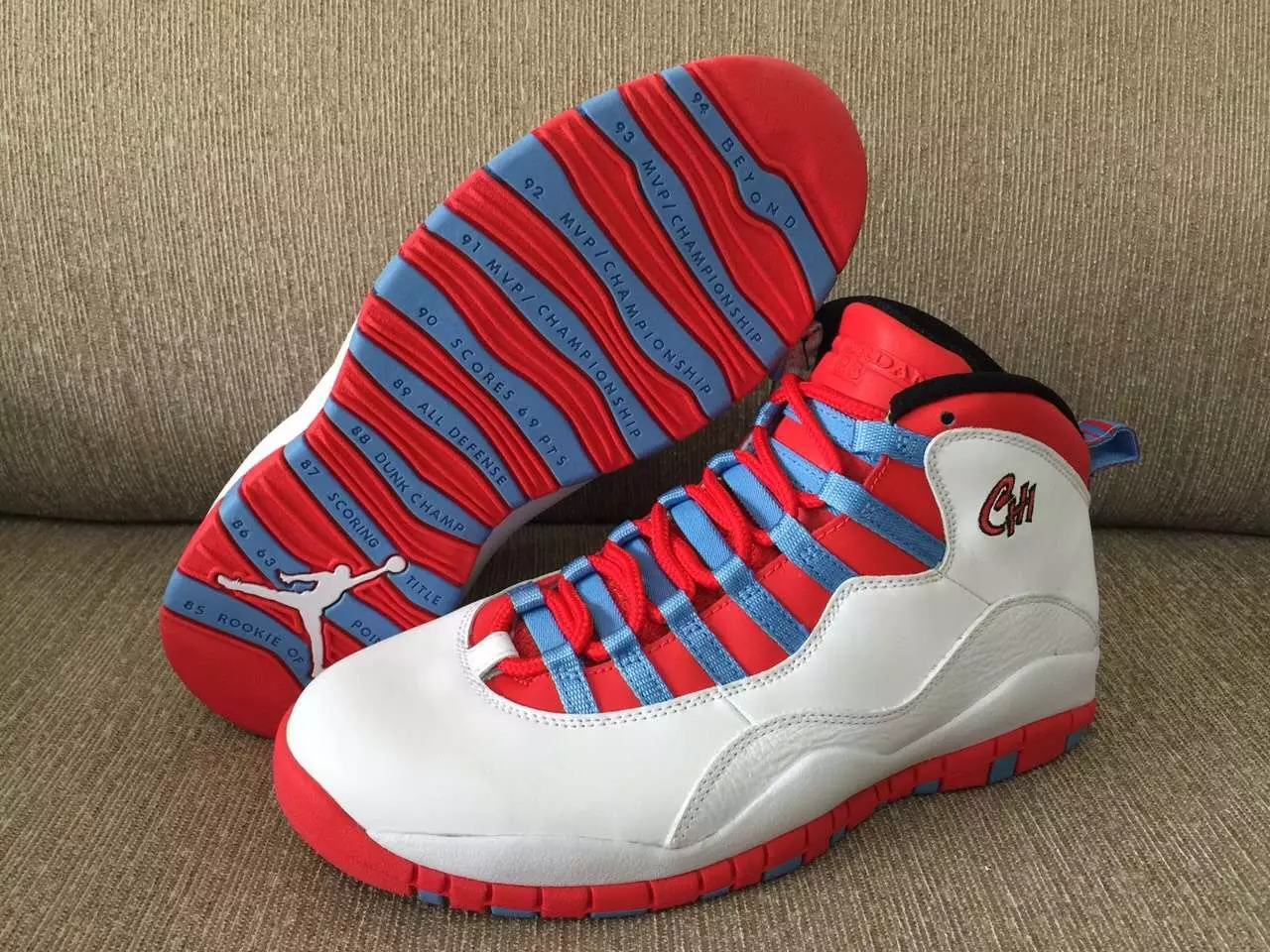 Air Jordan 10 Retro 2016 City Pack mit Chicago-Flagge