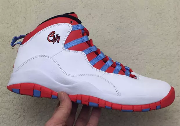 Aer Jordan 10 Chicago Bratach na Cathrach