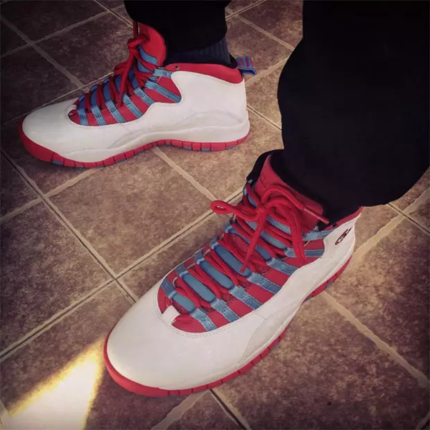 Aer Jordan 10 Chicago Bratach na Cathrach