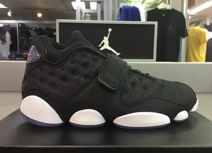 Air Jordan Black Cat Space Jam AR0772-001 Дата на издаване