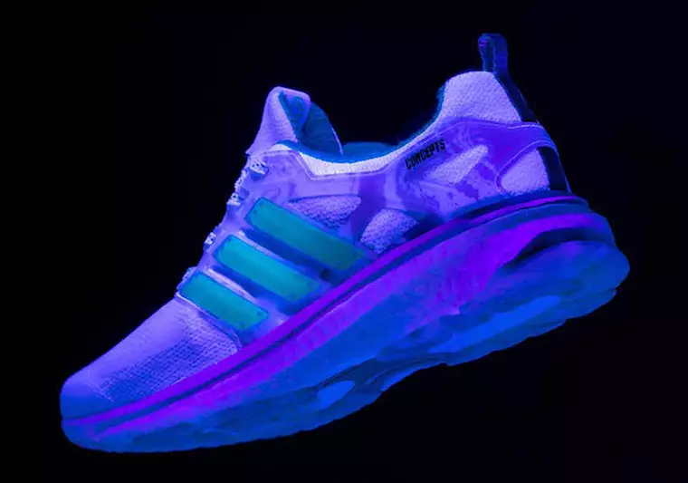 The Concepts x adidas Energy Boost «Shiatsu» включає в себе чорні деталі