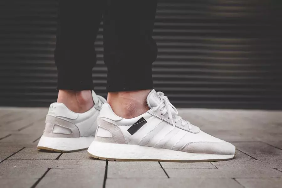 adidas Iniki Runner I-5923 Ayaqüstü Fotoşəkillər