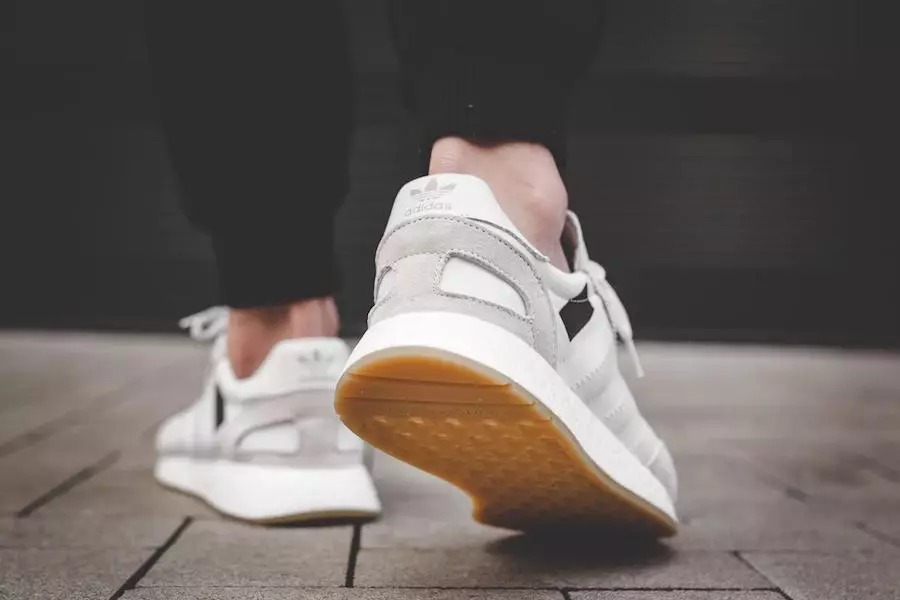 adidas Iniki Runner I-5923 On-Feet ფოტოები