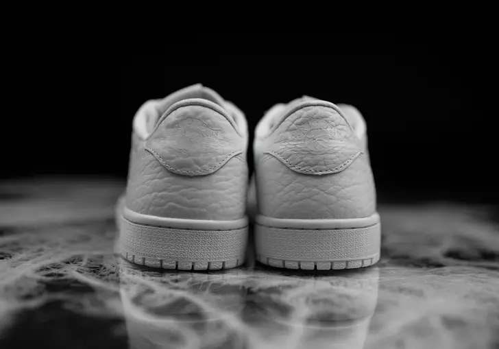 Air Jordan 1 Low No Swoosh White תאריך יציאה