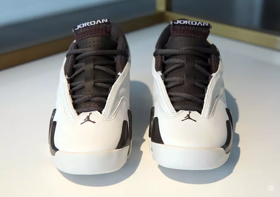 „Air Jordan 14 Low GS White Grey Holiday 2015“.