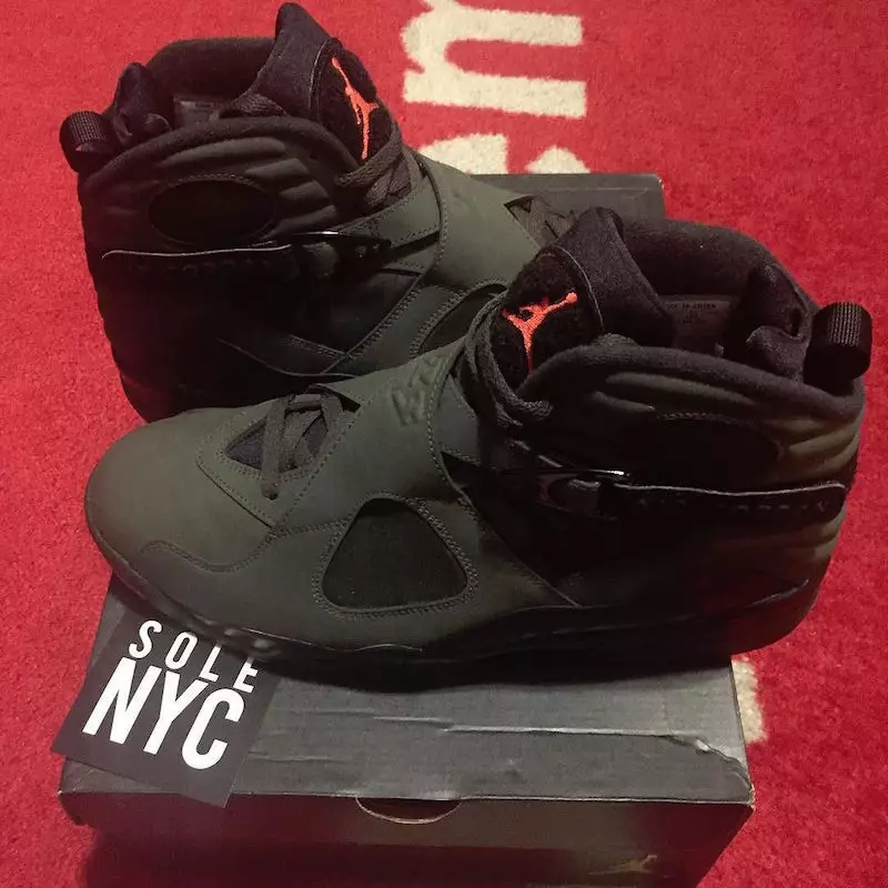 Neporažený Air Jordan 8 Sequoia Olive Max Orange