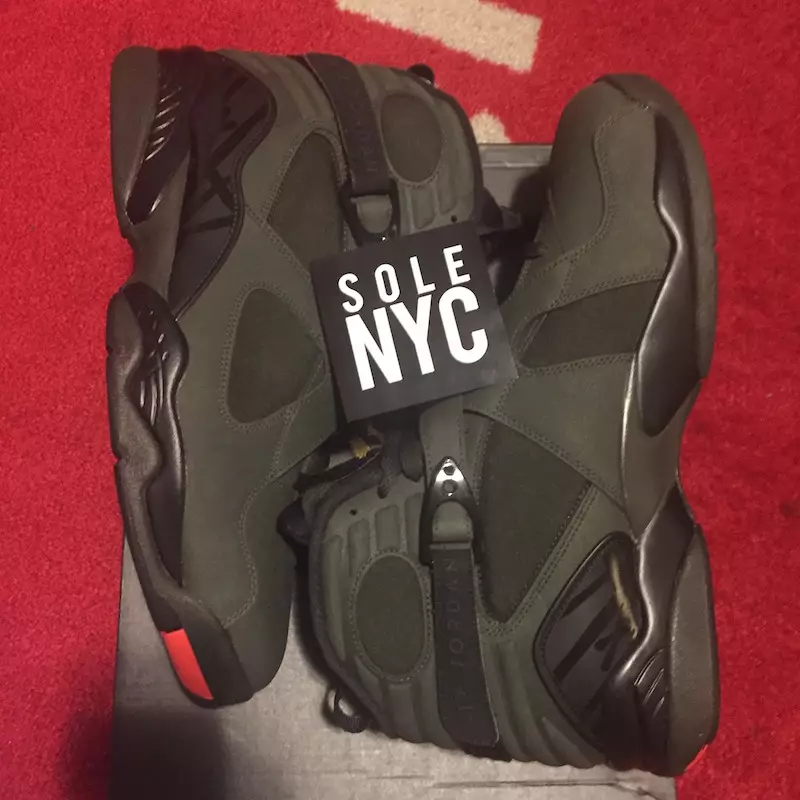 ရှုံးပွဲမရှိသော Air Jordan 8 Sequoia Olive Max Orange