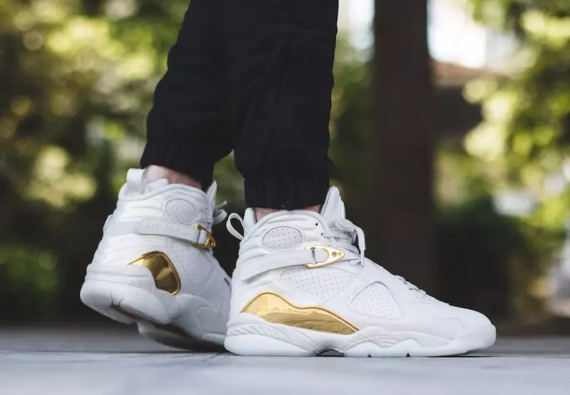 Air Jordan 8 Championship Trophy Championship Pack On-Feet