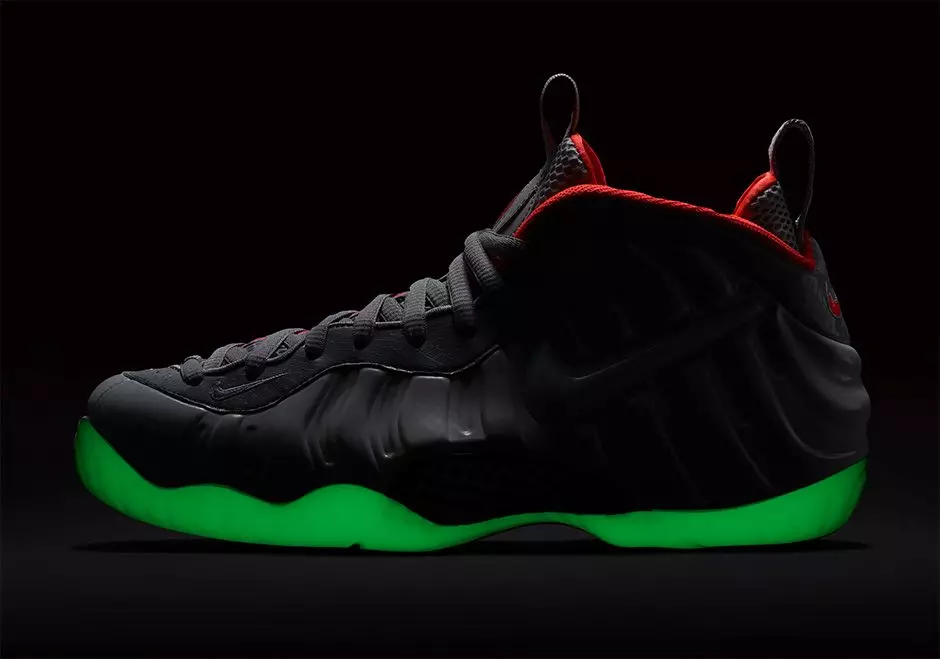 YEEZY-မှုတ်သွင်းထားသော Nike Air Foamposite Pro