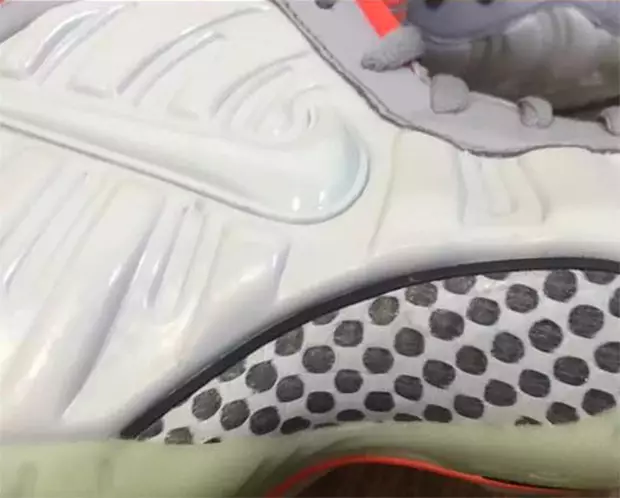 Platino puro Yeezy Nike Foamposite Pro