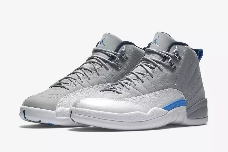 Air Jordan 12 Wolf Grey University Blauw