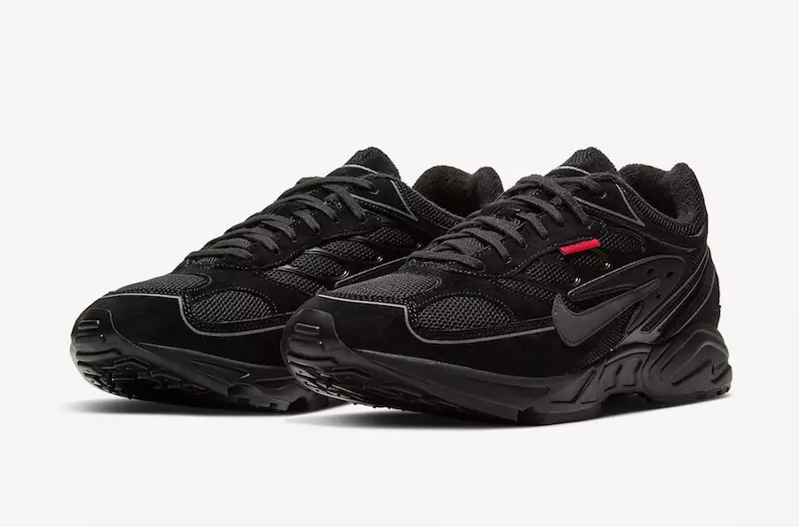 El Nike Air Ghost Racer se vuelve completamente negro