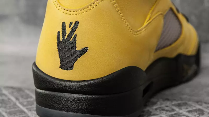 Air Jordan 5 Fab 5 Michigan PE Fab 5-logo