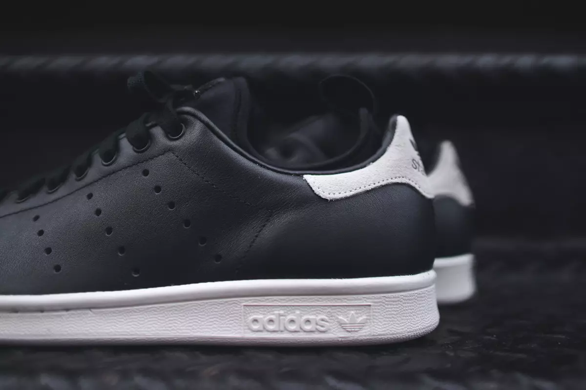 adidas-Stan-Smith-UPDT-Хар-Цагаан-1