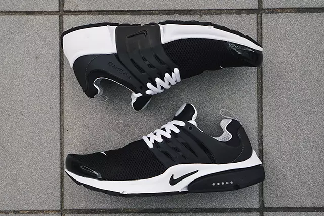 Nike Air Presto အနက်ရောင် အဖြူရောင်ကို ရှူရှိုက်ပါ။