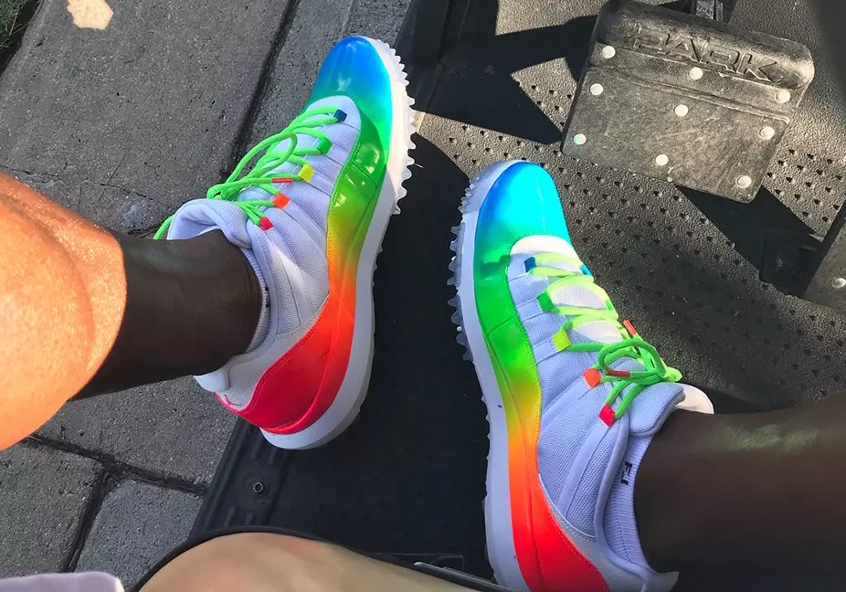 Рей Алън носи Rainbow Air Jordan 11 по време на голф турнир