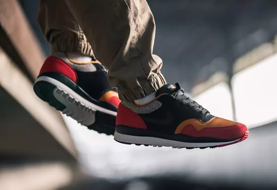 Nike Air Safari SE s univerzitními červenými překryvy