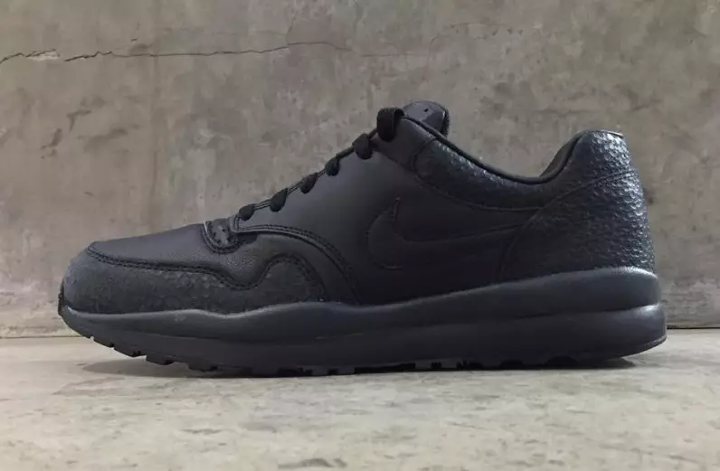 Nike Air Safari 2018 רטרו שחור