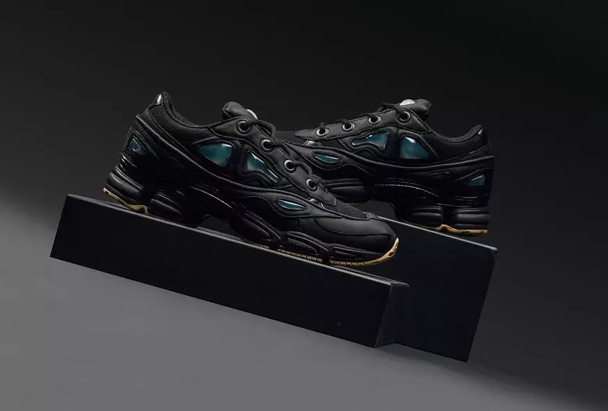 Raf Simons adidas Ozweego 3 Fall 2017