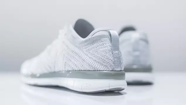 Nike Free TR Flyknit MTLC platino puro