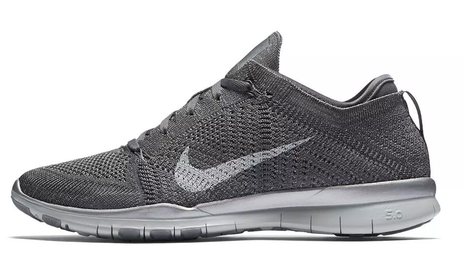 အမျိုးသမီး Nike အခမဲ့ TR5 Flyknit Metallic