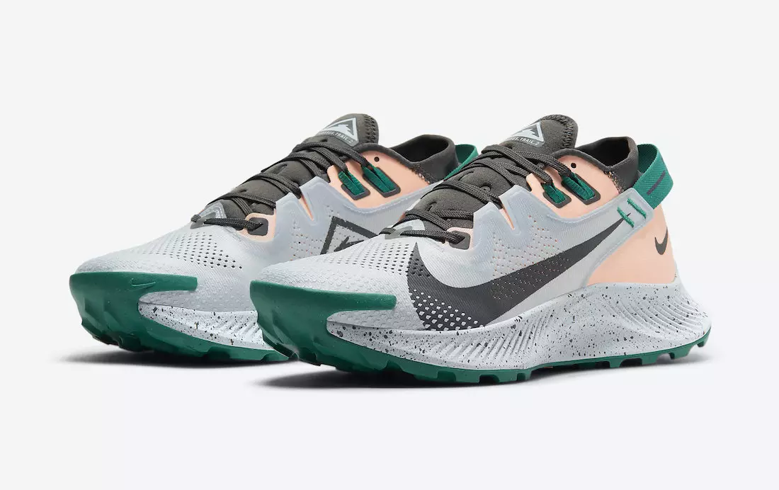 Nike Pegasus Trail 2 жаңы "Дарбыз" түстүү түстө