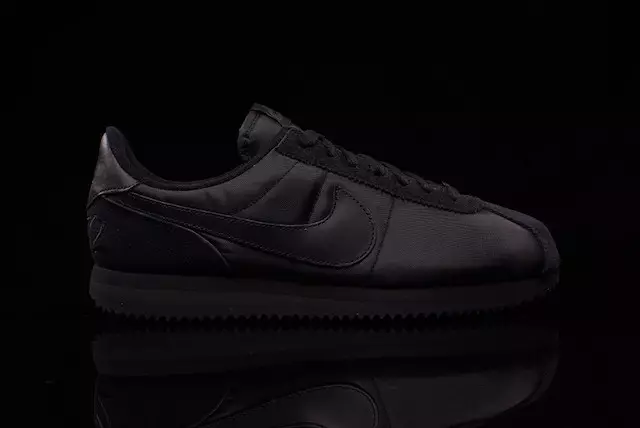 Paketa e bardhë e zezë Nike Cortez 1972