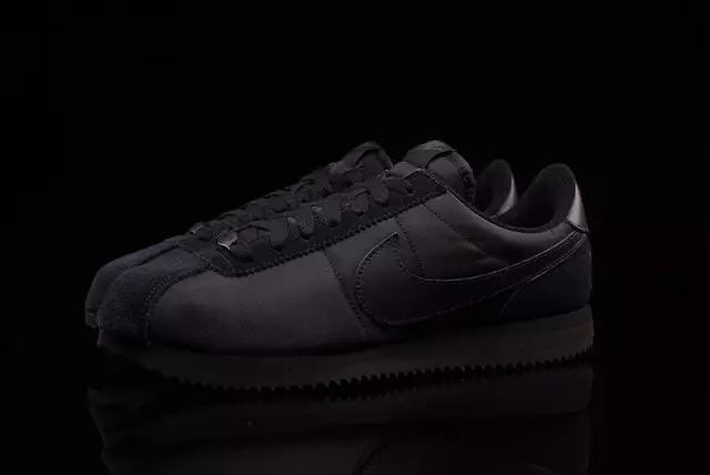 Paketa e bardhë e zezë Nike Cortez 1972