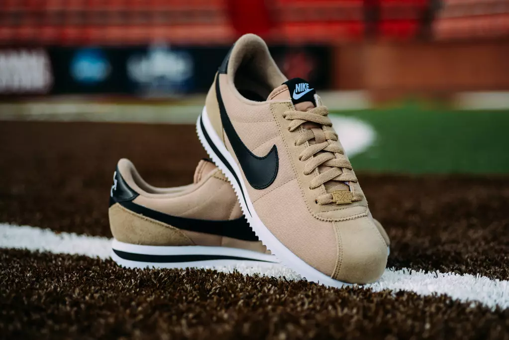 Základní prémiový baseballový balíček Nike Cortez