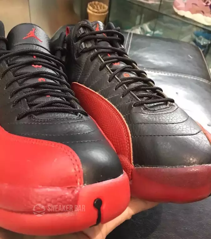 გრიპის თამაშის Black Red Air Jordan 12 Retro