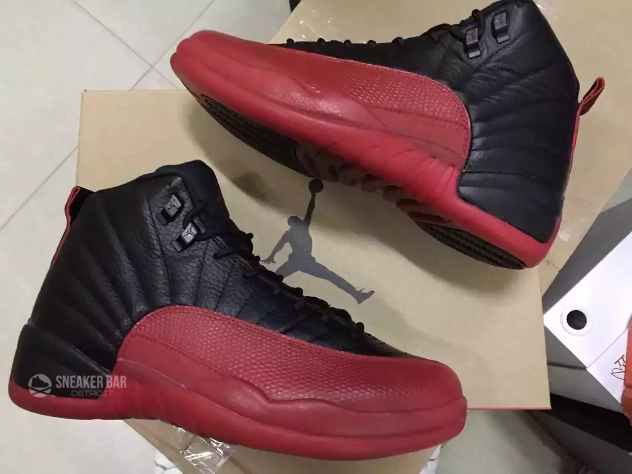 2016 Air Jordan 12 Flu Game Zwart Rood Releasedatum