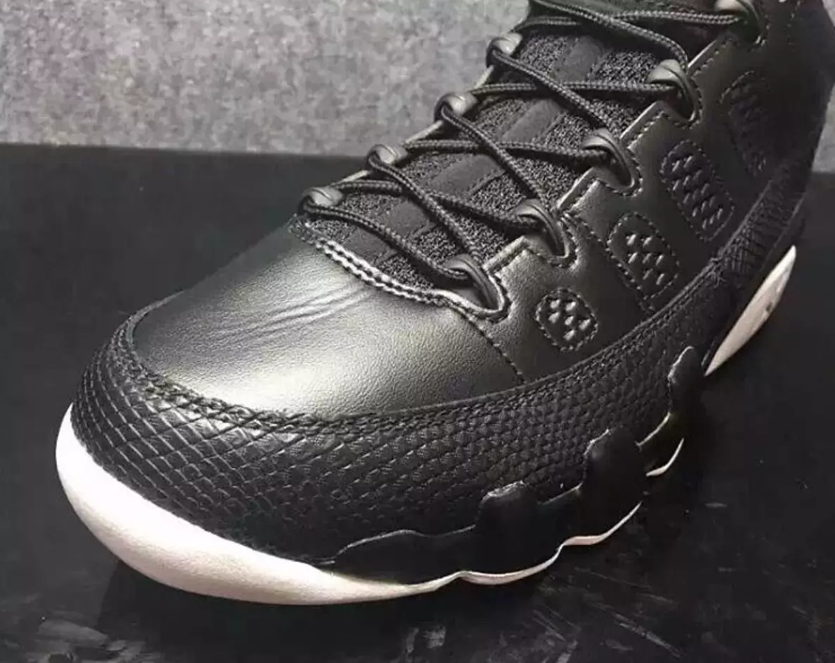 Air Jordan 9 רעטראָ נידעריק שוואַרץ ווייַס רויט