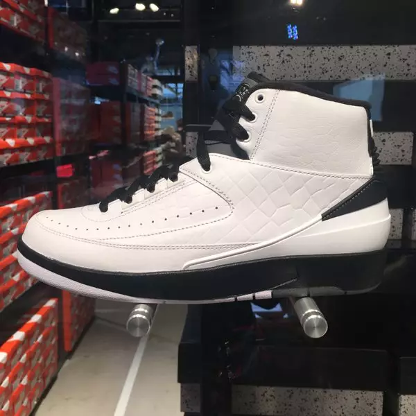 Магазин Air Jordan в Торонто 306 Yonge