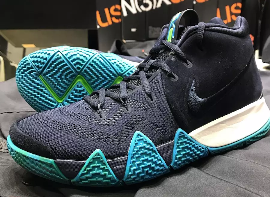 Nike Kyrie 4 Обсидиан 943806-401