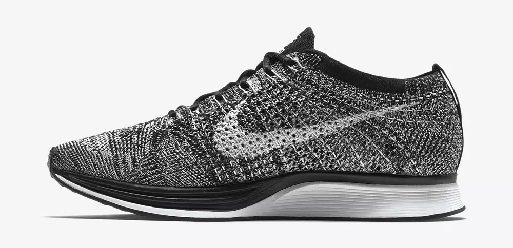 Nike Flyknit Yarışçı Oreo 2.0