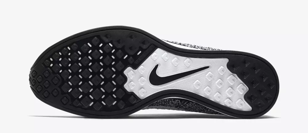 Черен петък Nike Flyknit Racer Oreo