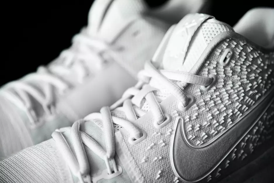 Nike Kyrie 3 Light Bone 852395-101