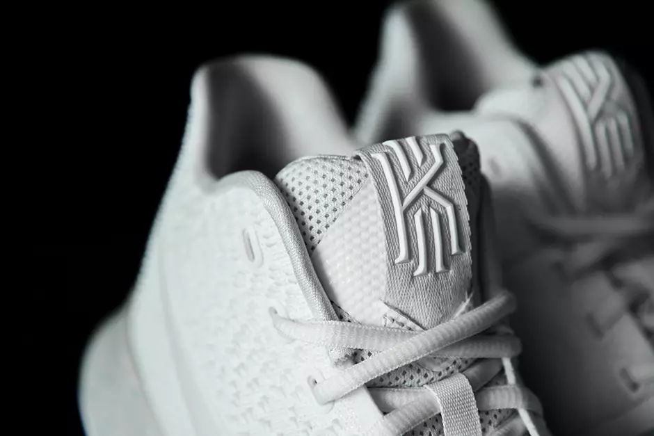 Nike Kyrie 3 Light Bone 852395-101