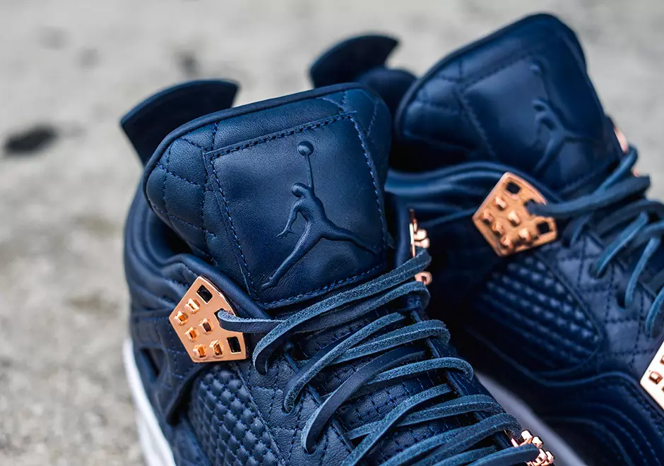 Air Jordan 4 Premium obsidian