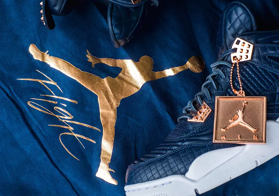 Air Jordan 4 Obsidian Premium