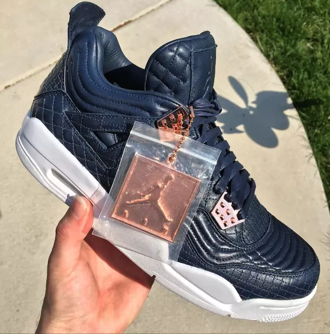 Air Jordan 4 Premium Obsidian Navy Weiß