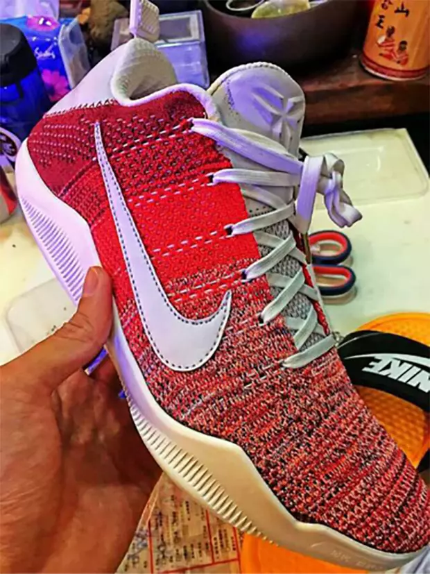 Nike Kobe 11 မြင်းနီ