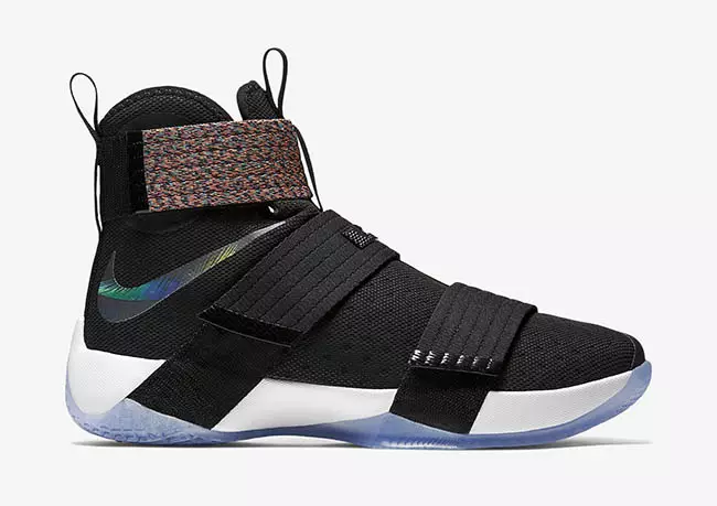 Nike LeBron saighdiúir 10 eipeasóid