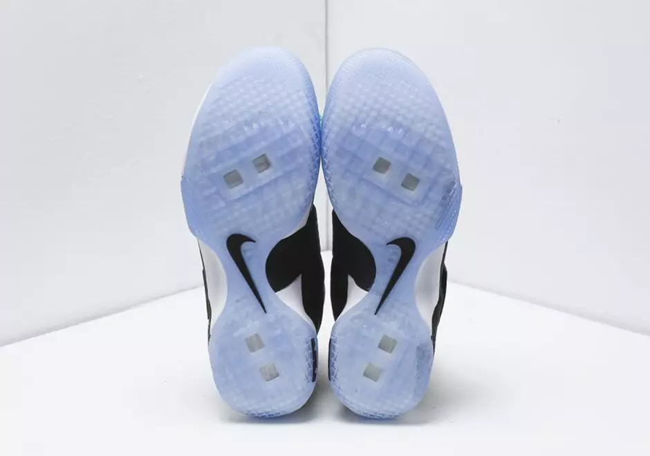 Nike LeBron Soldier 10 EP opalizujące logo Swoosh