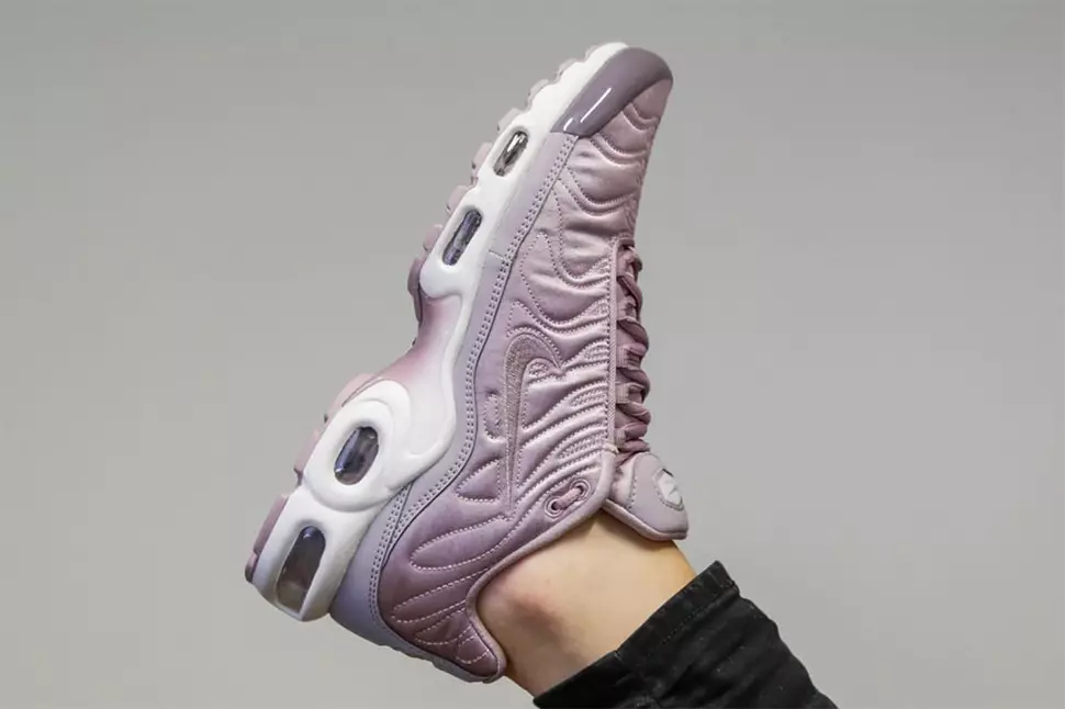 Nike Air Max Plus-Satin-Pack